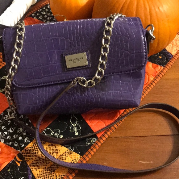 Liz Claiborne Handbags - 💥LAST CHANCE FREE w/ another reg. priced item